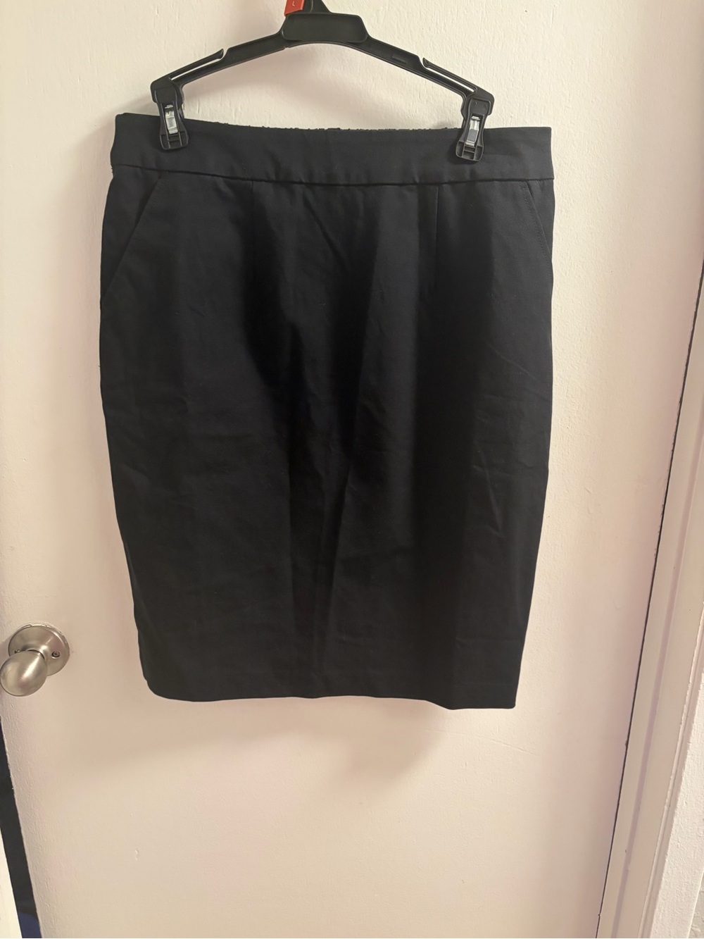 Isaac Mizrahi Black Pencil Skirt - Sleek Tailored Fit
